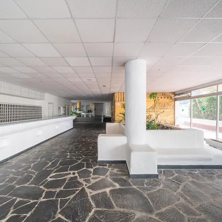 Welhomy Magnifique Santa Margarida Estany Apartment Roses